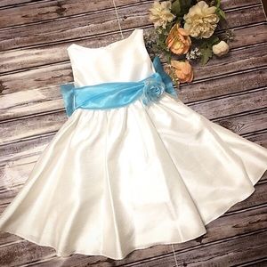 Kid’s Dreams White Sleeveless Flower Girl Dress Size 1-2